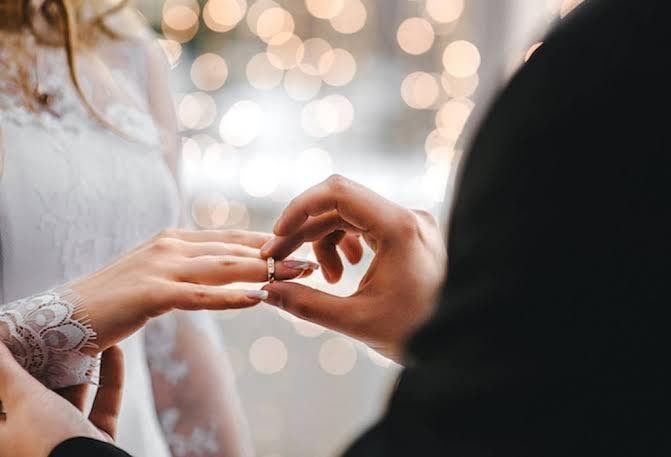 Keuntungan Memilih Cincin Tunangan Unik