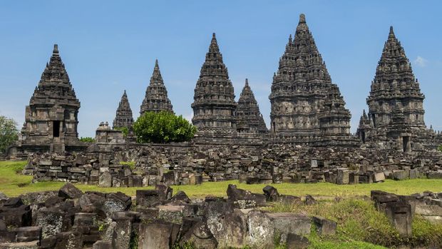 10 Destinasi Wisata Indonesia Paling Favorit yang Harus Kamu Kunjungi