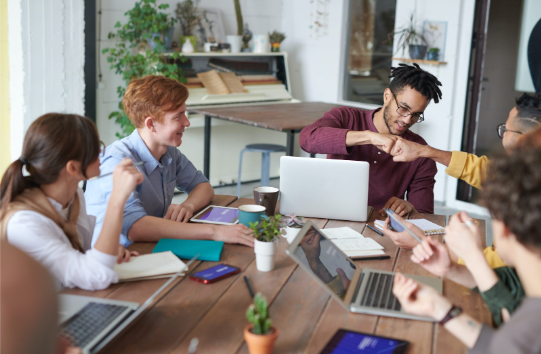 Strategi Membangun Identitas Visual yang Kuat dengan Bantuan Creative Agency Jakarta